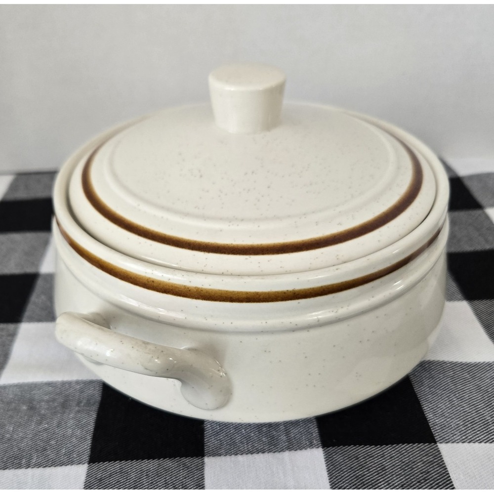 Old Brook Collection Stoneware Casserole Dish With Lid 2 Quart Oven to Table - Picture 2 of 10